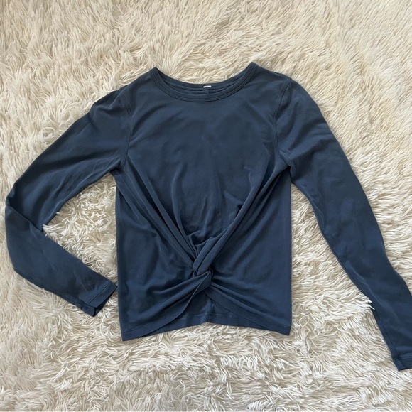 Bundle Of 2: Lululemon Crescent Long Sleeve - Picture 4 of 13